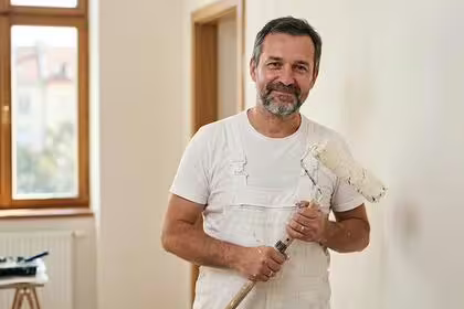 Vymalování bytu – cena: kolik stojí za m², podle dispozice a co ovlivňuje výslednou cenu